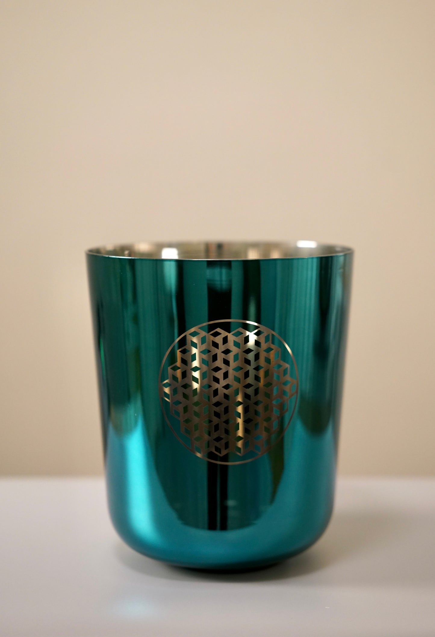 【Sound of the Soul 系列 — Rainbow Sky】眉心輪半透明彩藍水晶頌缽