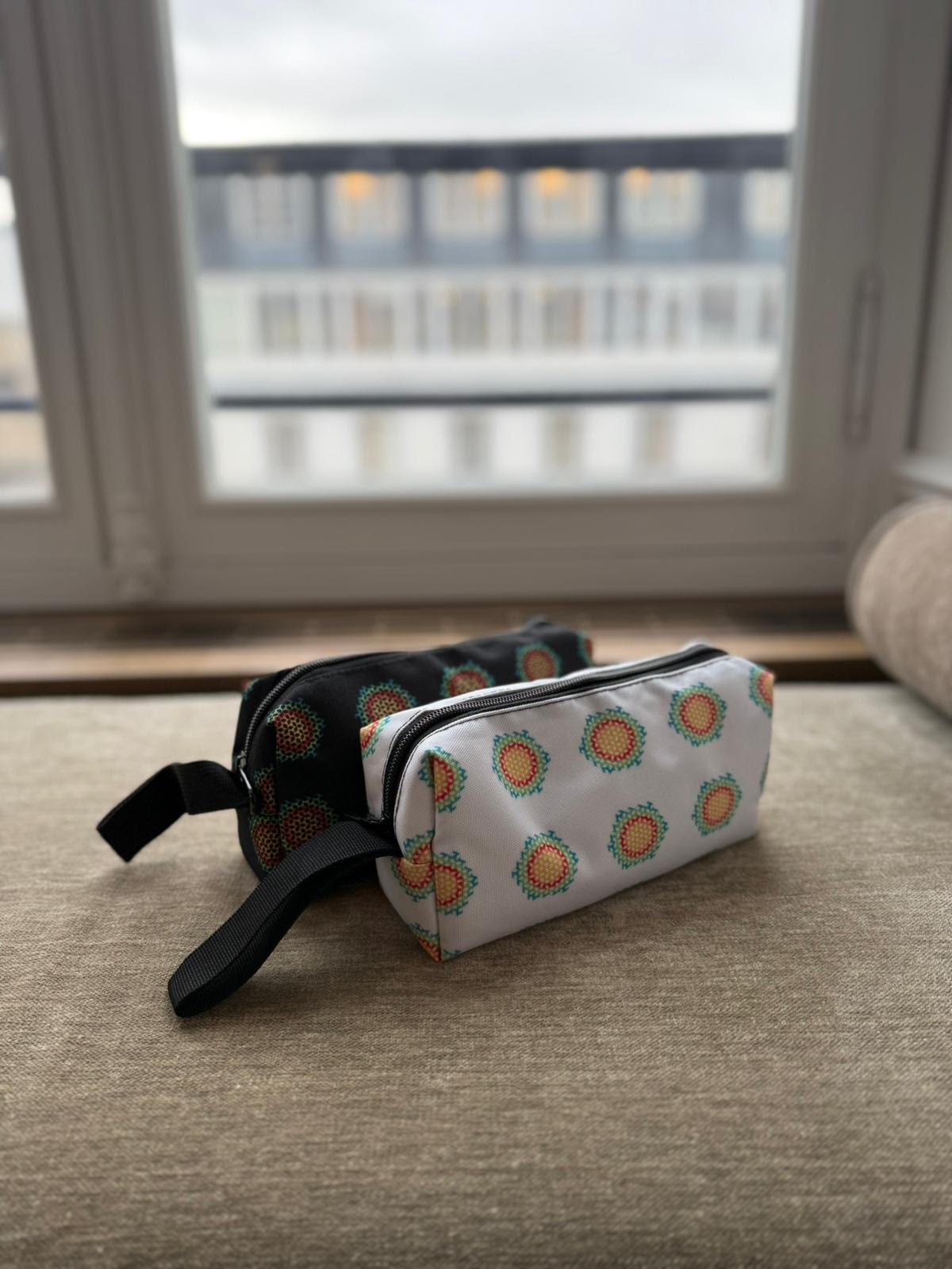 Mankind Imagine Rainbow Limitless logo Pouch 小物袋